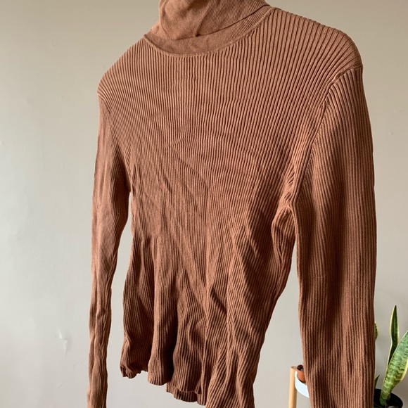Dynamite Open Back Turtleneck - Picture 2 of 3